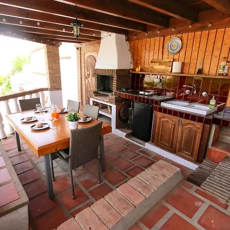 Ayma Family Villa *